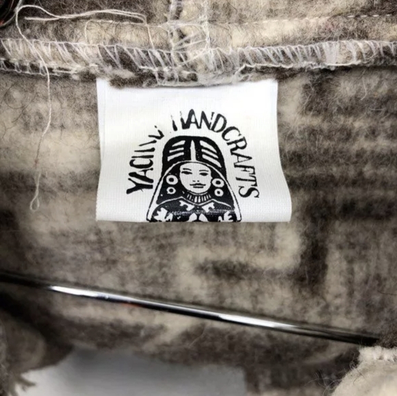 Yakuy Handcrafts 100% Wool Hooded Jacket XL, Handmade MSRP $149.99 - Picture 3 of 4